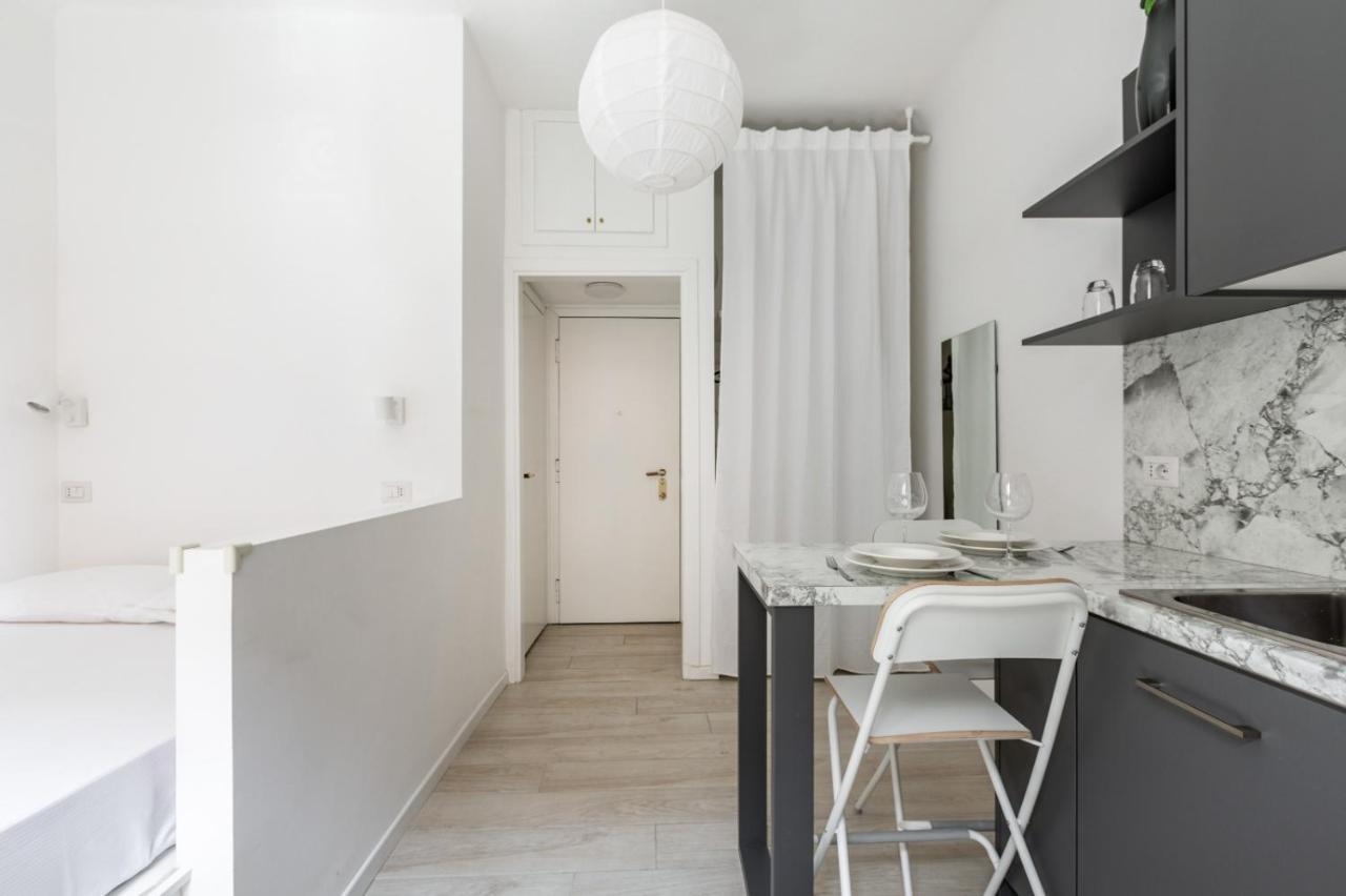 Bright Apt 600Mt From Viale Zara! ミラノ エクステリア 写真
