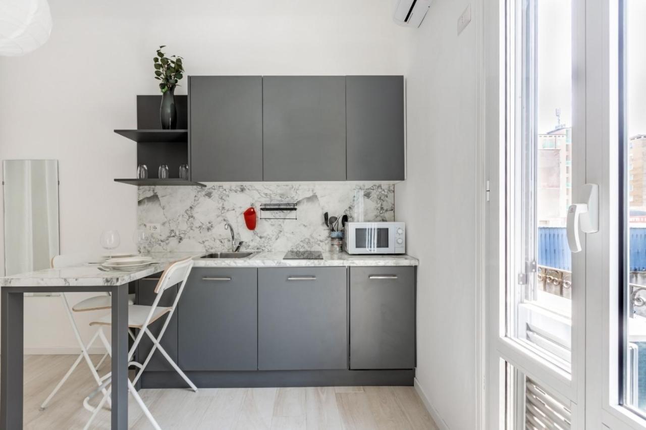 Bright Apt 600Mt From Viale Zara! ミラノ エクステリア 写真